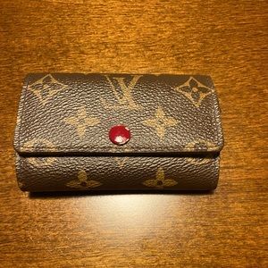 Louis Vuitton 6 Key Holder